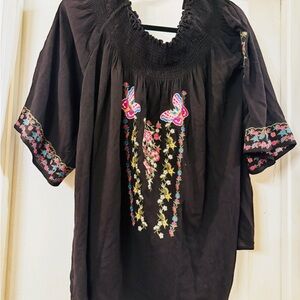Umgee Black Embellished 3/4 Sleeve Blouse
NWOT